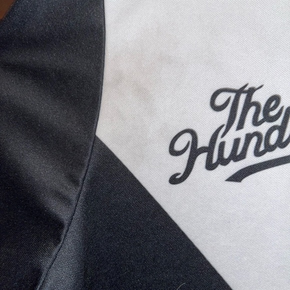 The hundreds jersey - Picture 3 of 3